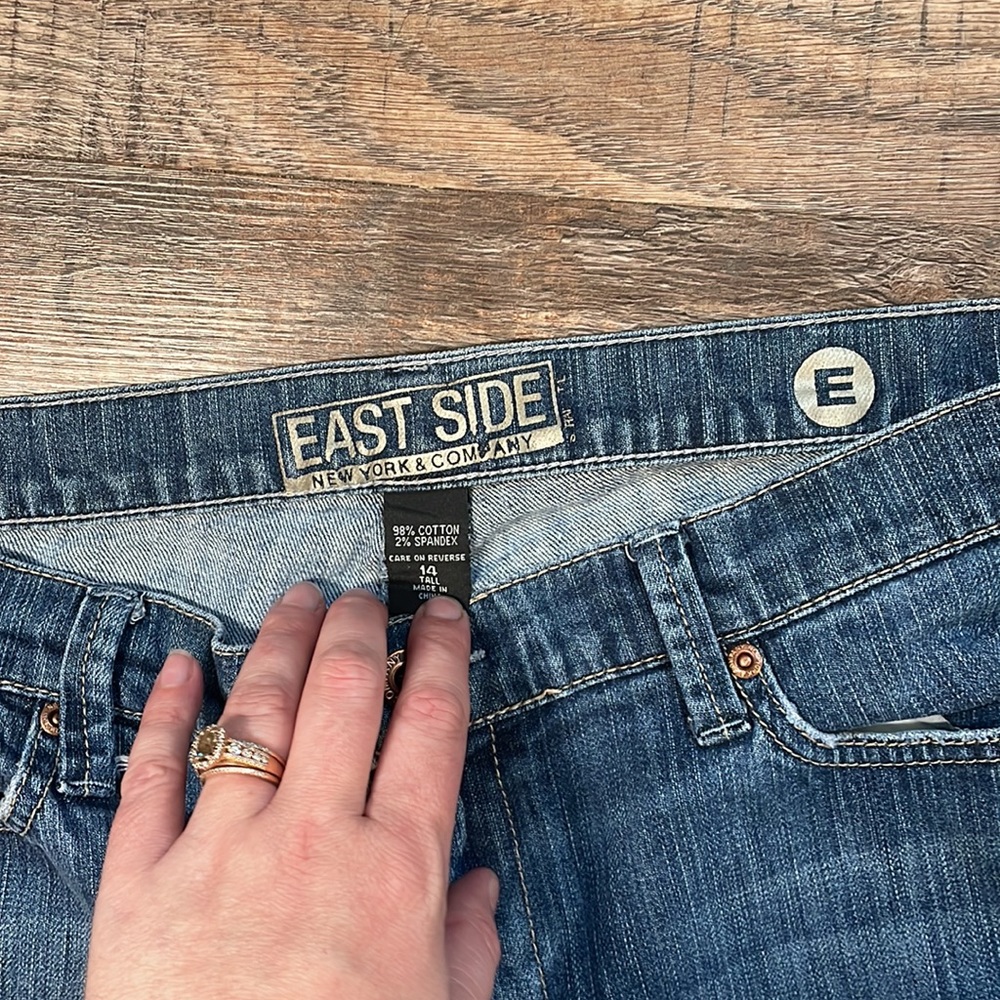 Jeans - Picture 2 of 3